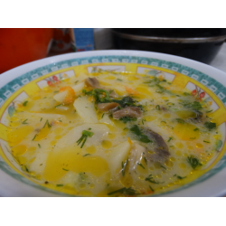 Рецепт: Суп из куриных сердечек с грибами и сыром