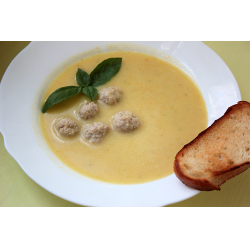 Рецепт: Крем-суп с фрикадельками и сыром