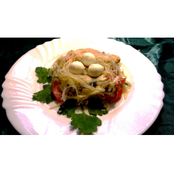 Рецепт: Салат фунчоза с креветками и моцареллой