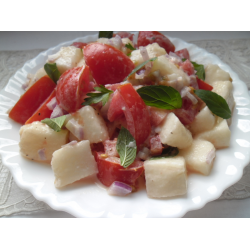 Рецепт: Салат из дыни и помидоров