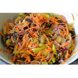 Рецепт: Острый салат с жареными баклажанами