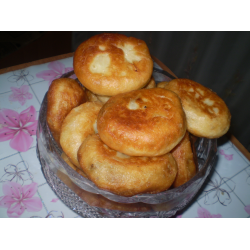 Рецепт: Пирожки жаренные с картошкой, печенкой и медом
