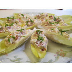 Рецепт: Салат с цикорием и сливочным сыром