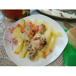 Рецепт: Картофель с куриными крылышками и овощами