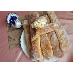Рецепт: Домашний хлеб "Багетик" с луком и сосисками