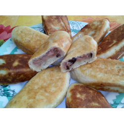 Рецепт: Пирожки из теста на кефире, с начинкой из ливерной колбасы с грибами