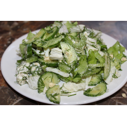 Рецепт: Салат из зелени с сыром и яйцом