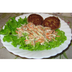 Витаминный салат из красной капусты