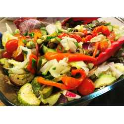 Фото Теплый гарнир-салат из овощей