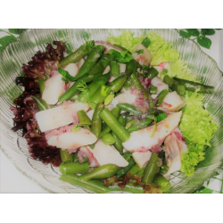 Рецепт: Салат с сельдю и зеленой фасолью