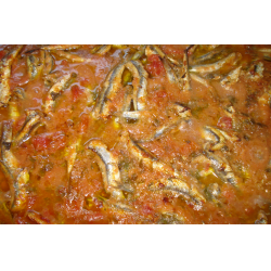 Рецепт: Рыба гаврош в томатном соусе