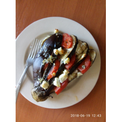 Рецепт: Баклажаны с помидорами и моцарелой
