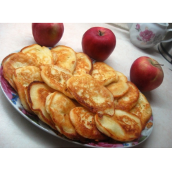 Рецепт: Оладьи на кефире с яблоками