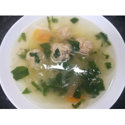 Рецепт: Суп с фрикадельками и шпинатом