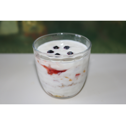 Рецепт: Йогуртный слоеный десерт с мюсли
