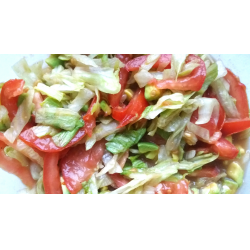Рецепт: Свежий салат из авокадо и салата Айсберг