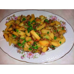 Рецепт: Жаренная картошка с сушенными белыми грибами