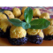 Фото Фаршированный чернослив с орехами и сыром