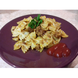 Рецепт: Макароны с куриным фаршем и томатной пастой