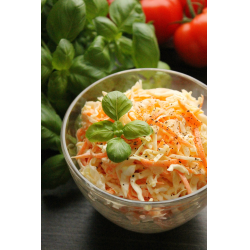 Рецепт: Салат из молодой капусты и моркови