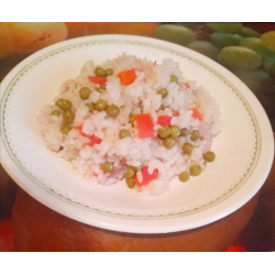 Рецепт: Рис с болгарским перцем и зеленым горошком