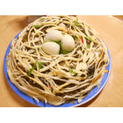 Рецепт: Салат Перепелиное гнездо без картофеля