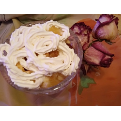 Рецепт: Фруктовый салат со взбитыми сливками