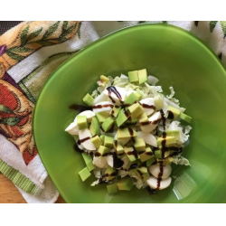 Рецепт: Салат микс с авокадо и моцаррелой