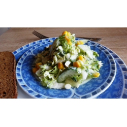 Рецепт: Салат овощной с кукурузой и сельдереем