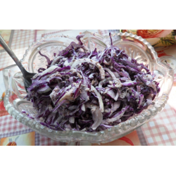 Рецепт: Салат из краснокачанной капусты с сайрой