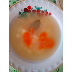Рецепт: Легкий суп с макаронными "ниточками" и куриными голенями