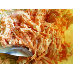 Рецепт: Салат из свежей моркови с плавленым сыром