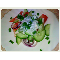 Рецепт: Салат из свежих овощей с йогуртовой заправкой