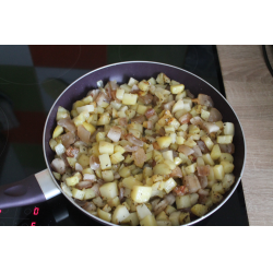 Рецепт: Жареная картошка со свиной шкурой