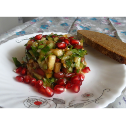 Рецепт: Салат с красной фасолью, яблоками и огурцами