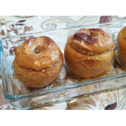 Рецепт: Десерт из запеченных яблок с начинкой из печенья