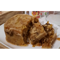 Рецепт: Ленивый пирог в микроволновке с яблоками и грецкими орехами