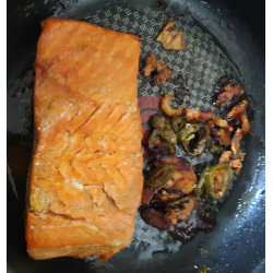 Рецепт: Красная рыба в необычном маринаде с морепродуктами