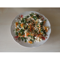 Рецепт: Салат с творогом, помидором и курицей