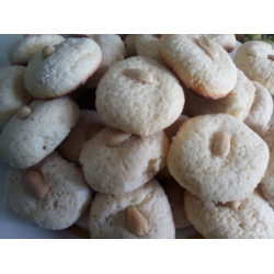 Рецепт: Печенье сахарное с арахисом