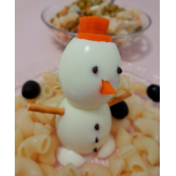 Рецепт: Снеговик из яиц к новогоднему столу