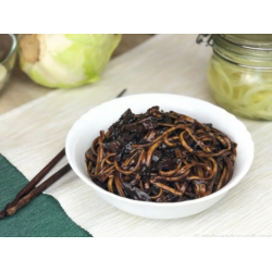 Рецепт: Черная рисовая лапша с уткой и овощами