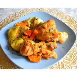 Рецепт: Куриные окорочка с овощами, запеченные в рукаве, в маринаде с виноградным уксусом